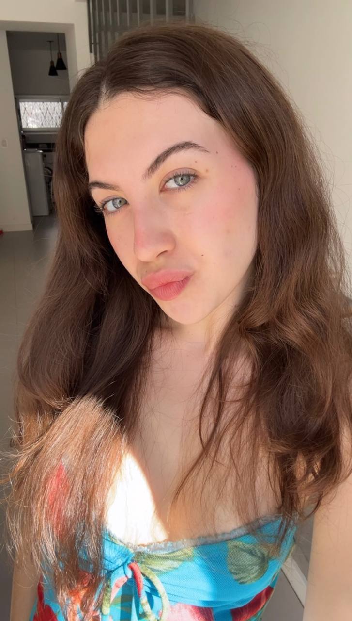 Nude girl Amber in Tehran