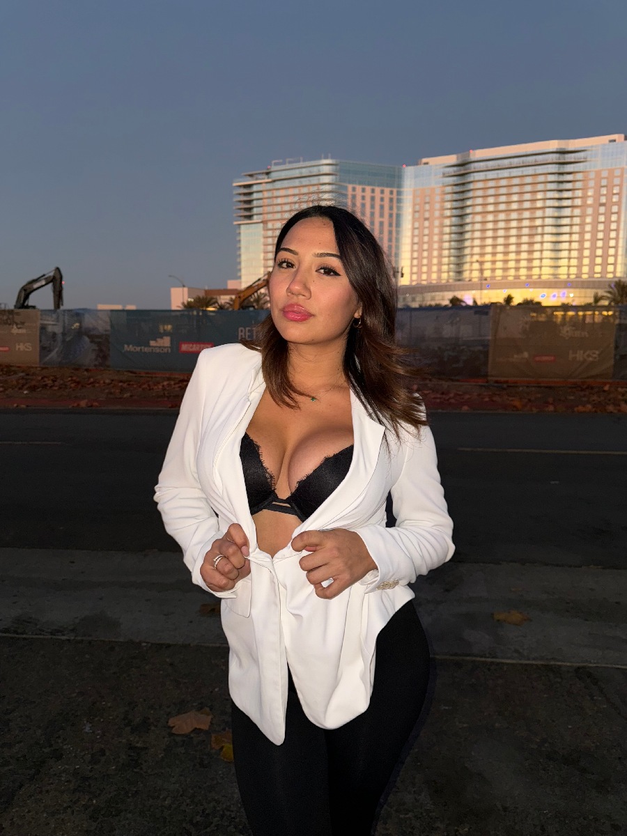 Take a pause and enjoy Ali Cruz — streaming from Tehran