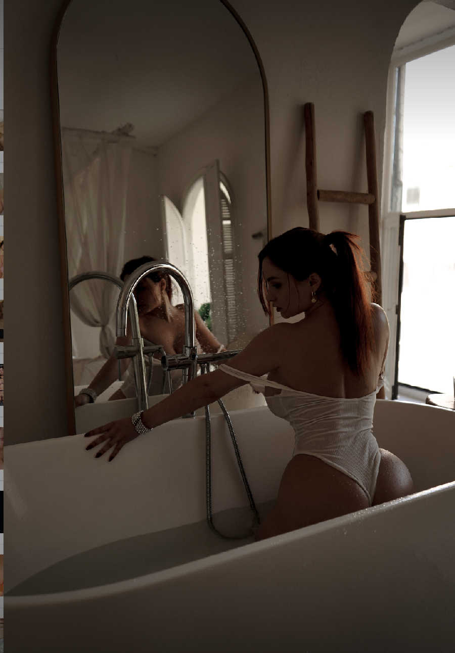 A playful frame from Miranda Faith nude — online in Tehran