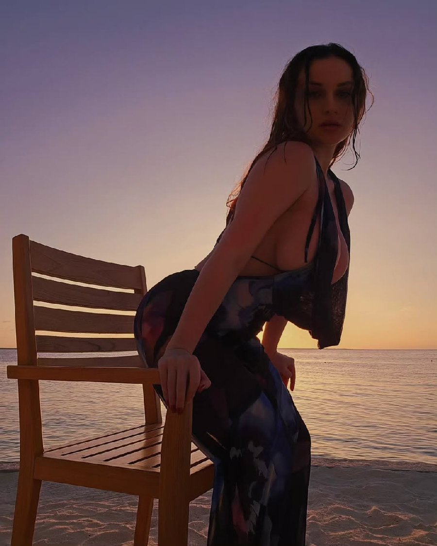 Sexy girl Miranda Faith nude in Tehran