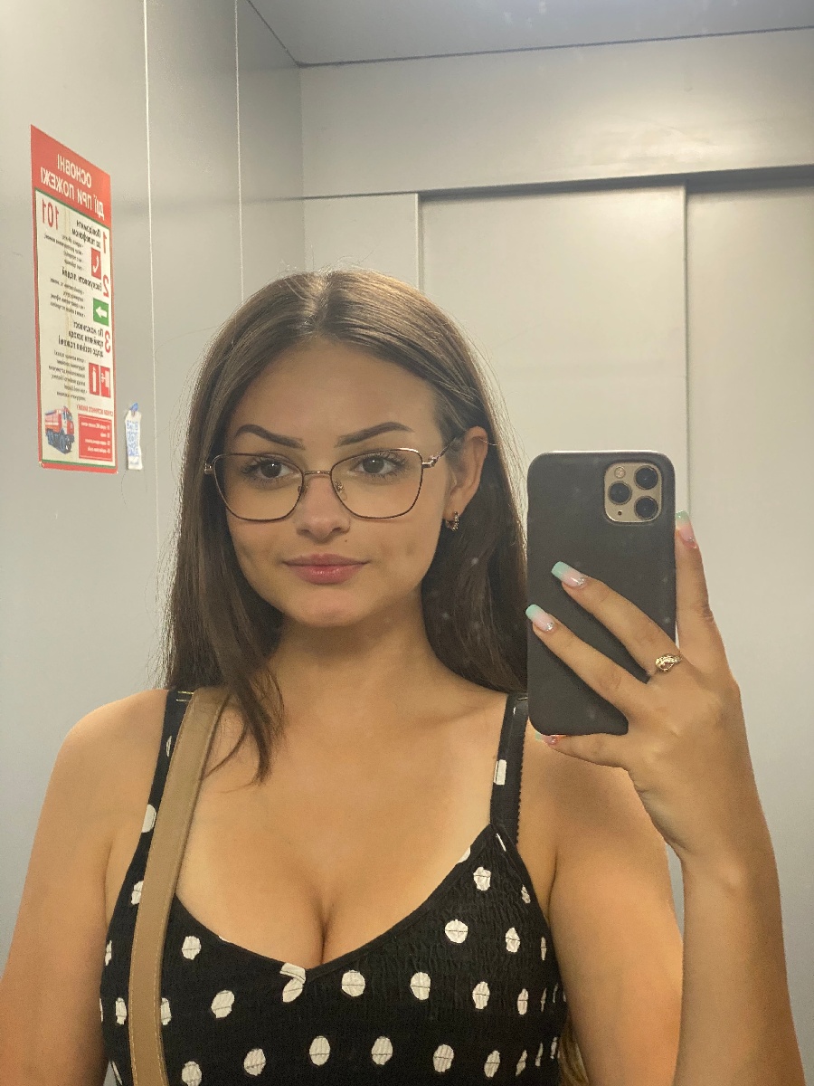 Sexy model Stacy in Tehran