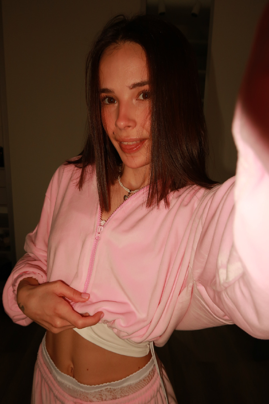 Tina brings the glow — live moments in Tehran