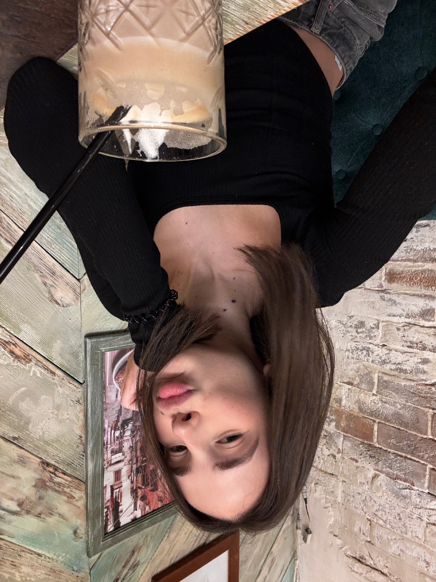 Fresh photos, fresh mood — Tina online in Tehran